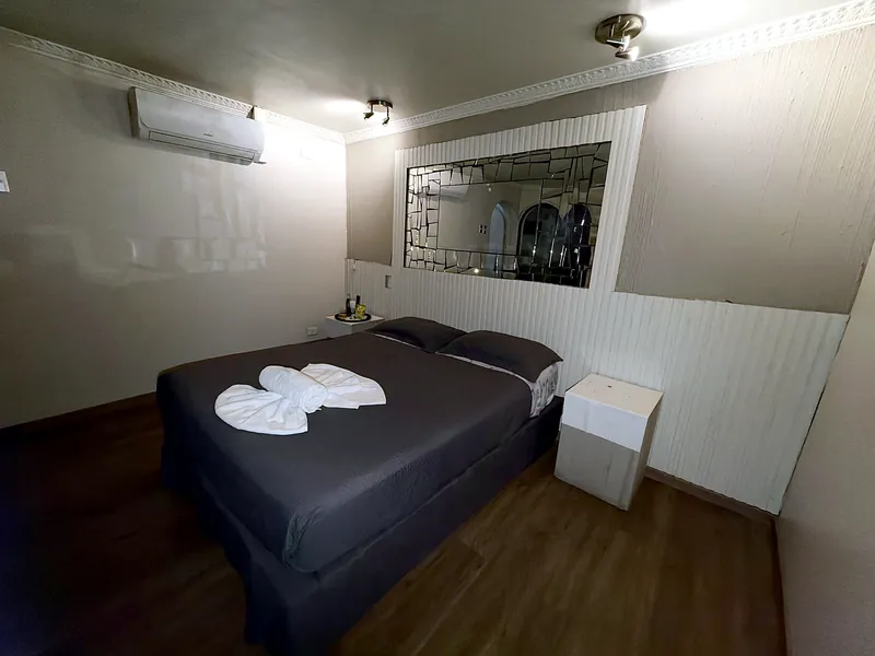 Habitación con cama doble